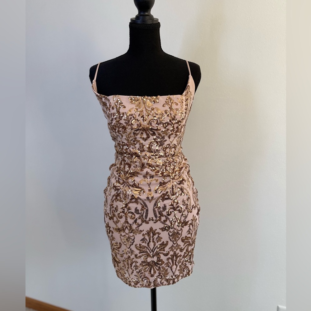 Windsor NWT Sequin Homecoming Dress Champagne Gold Lace Up Bodycon Mini Small